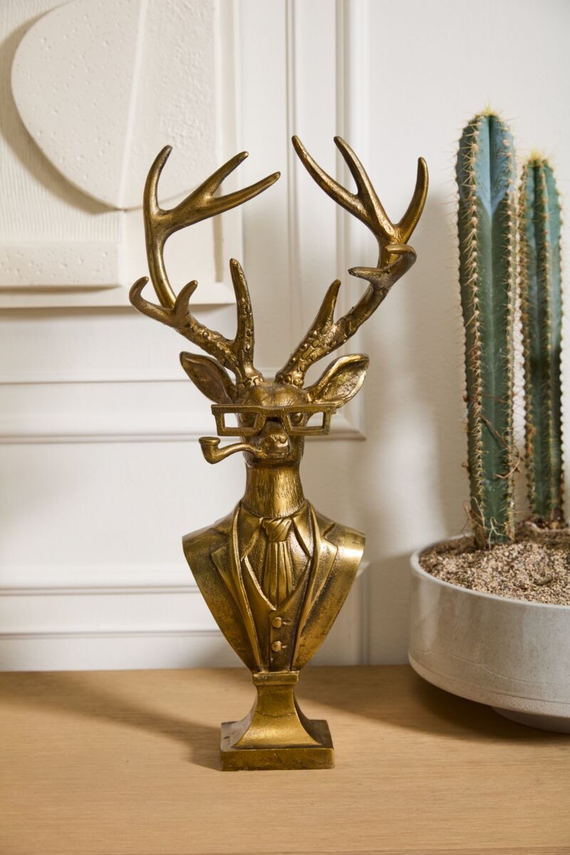 Frankie the Stag Bust – Eric + Eloise