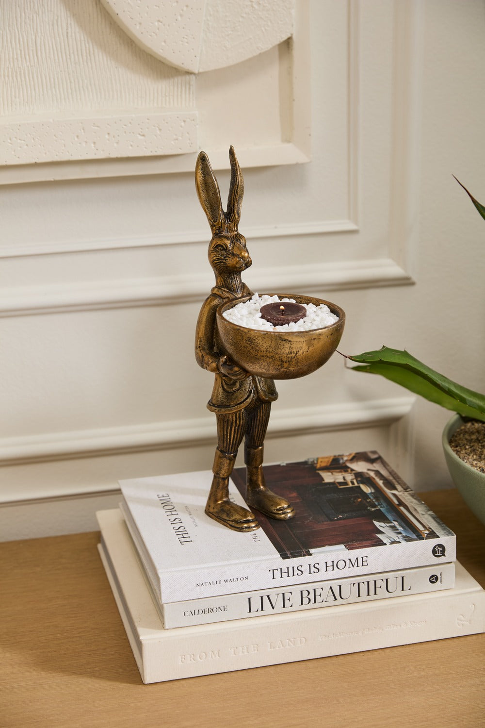 Eric the Hare Dish Stand – Eric + Eloise